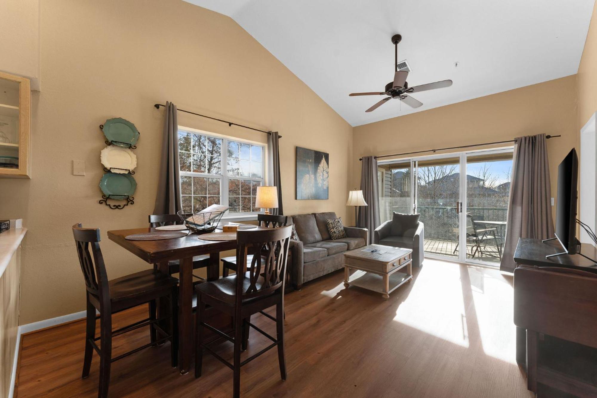 Cozy Top Floor 2Br Condo With View And Amenities!! Point Lookout Exteriér fotografie