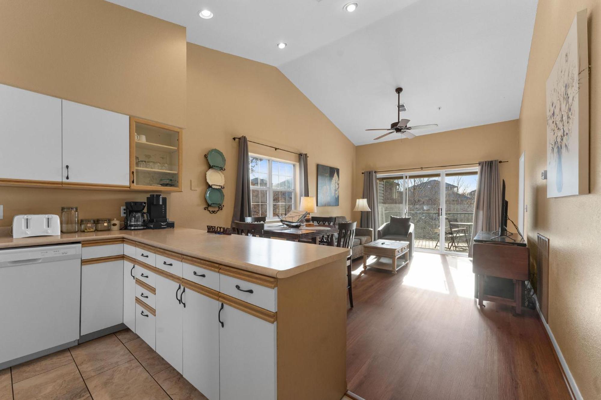 Cozy Top Floor 2Br Condo With View And Amenities!! Point Lookout Exteriér fotografie